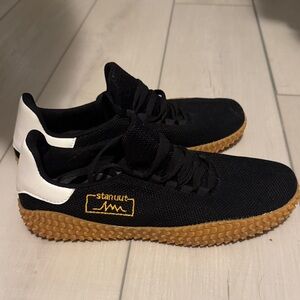 Black and White Sneakers Like New.